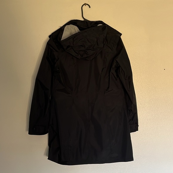 Patagonia Raincoat size smalll - Picture 3 of 11